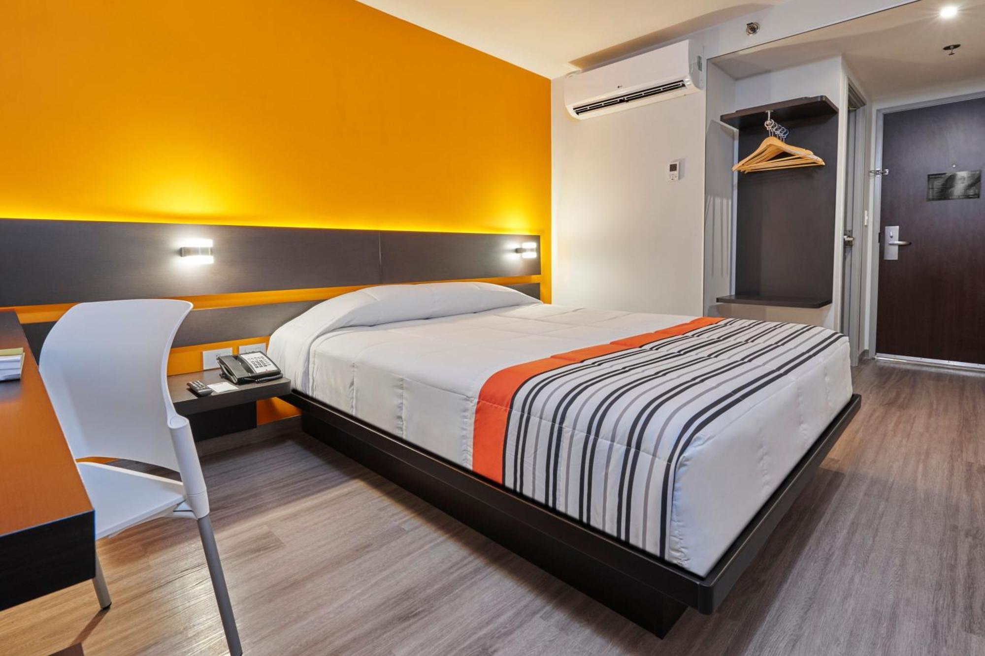 City Express Junior By Marriott Ciudad De Mexico Sullivan Exterior photo