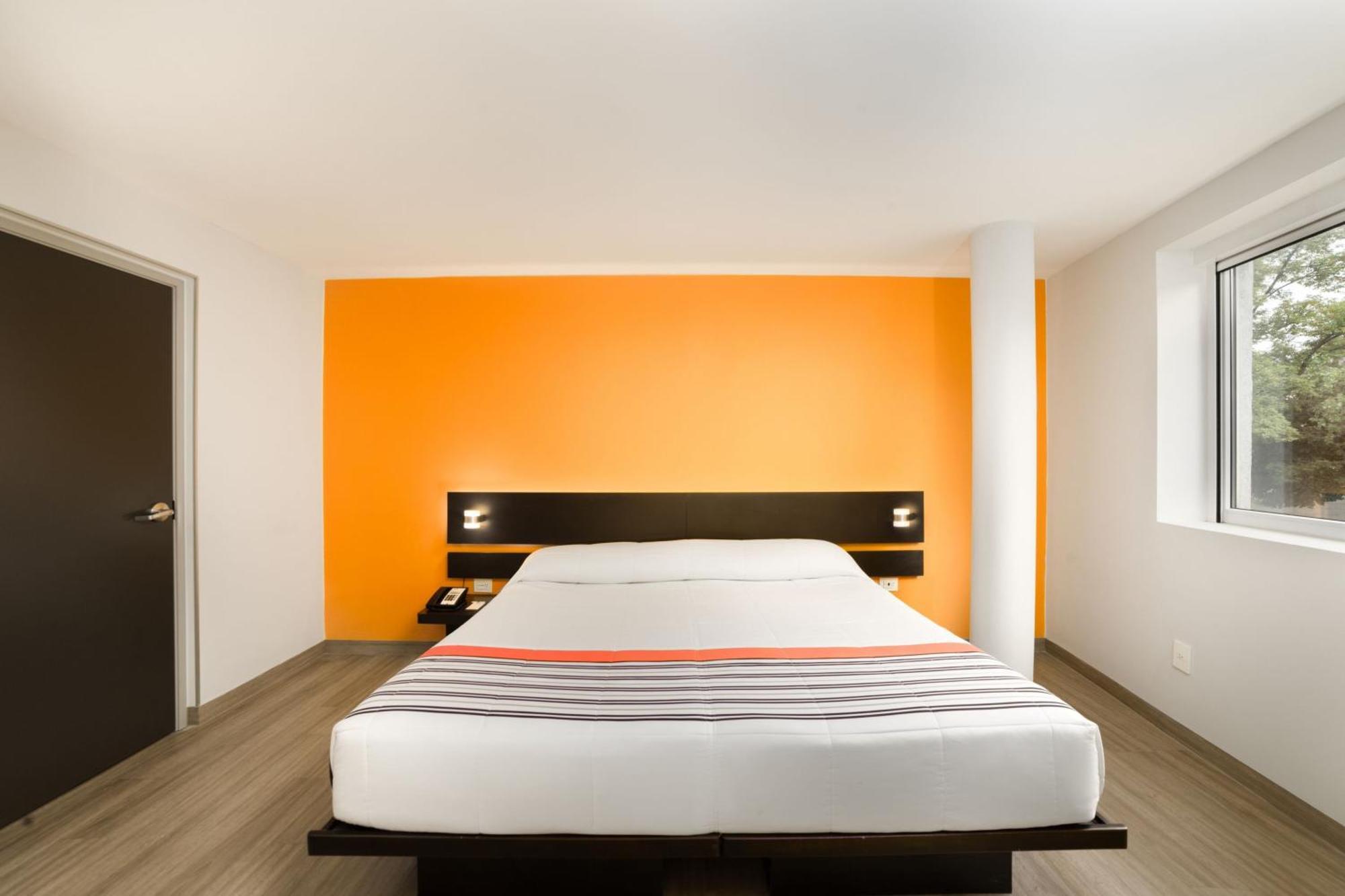 City Express Junior By Marriott Ciudad De Mexico Sullivan Exterior photo
