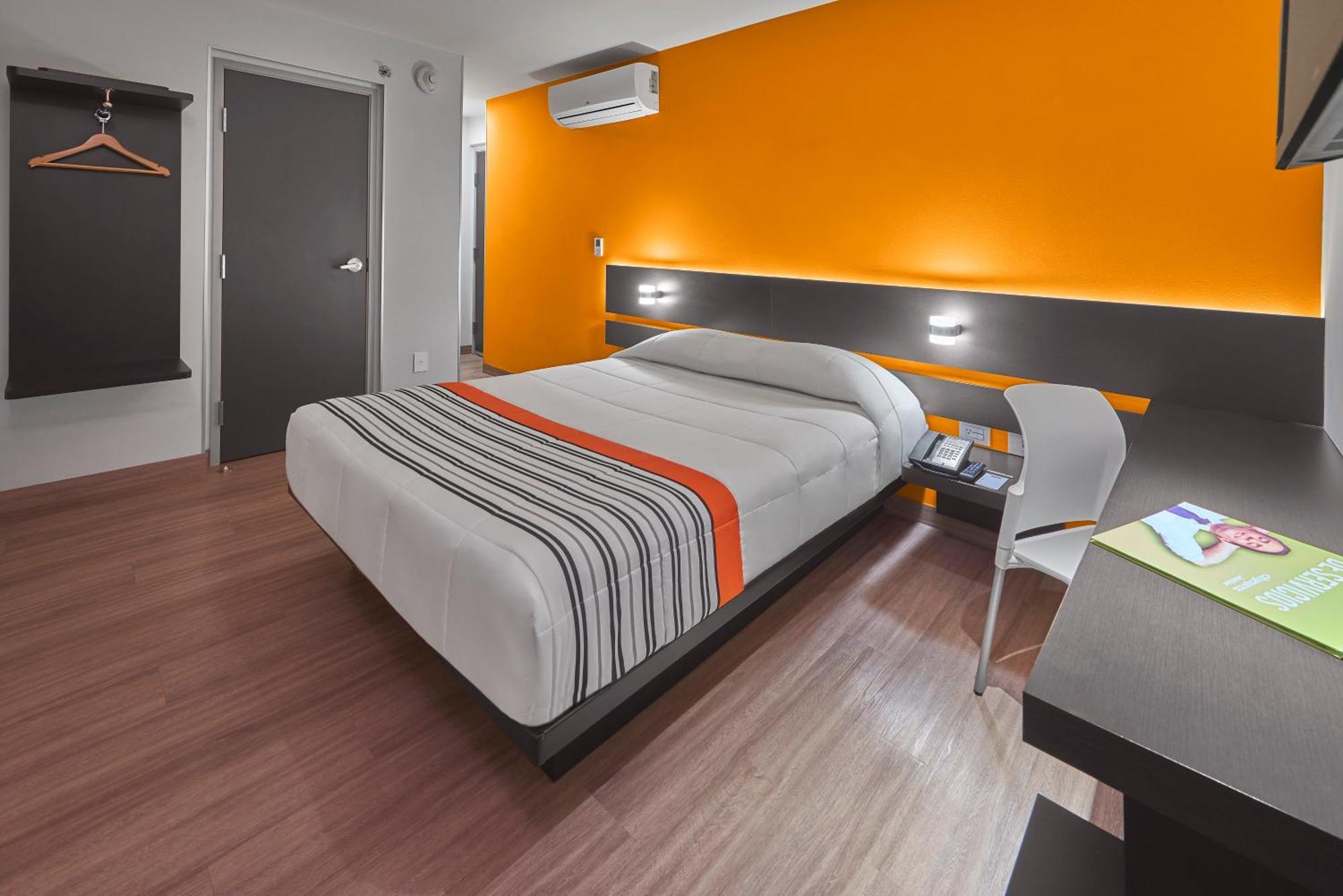 City Express Junior By Marriott Ciudad De Mexico Sullivan Exterior photo