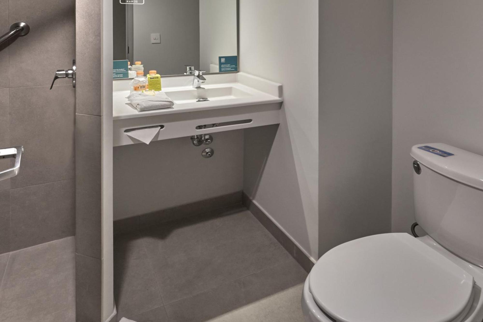City Express Junior By Marriott Ciudad De Mexico Sullivan Exterior photo