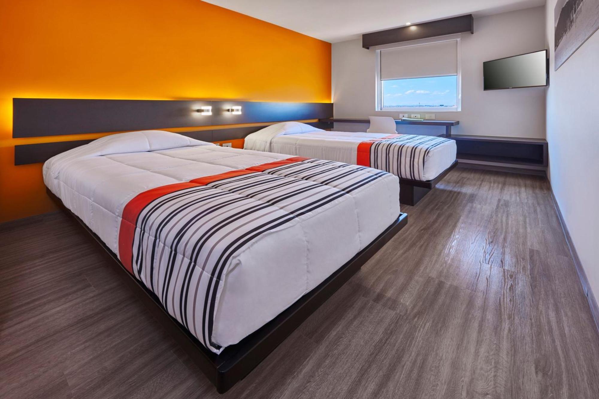 City Express Junior By Marriott Ciudad De Mexico Sullivan Exterior photo
