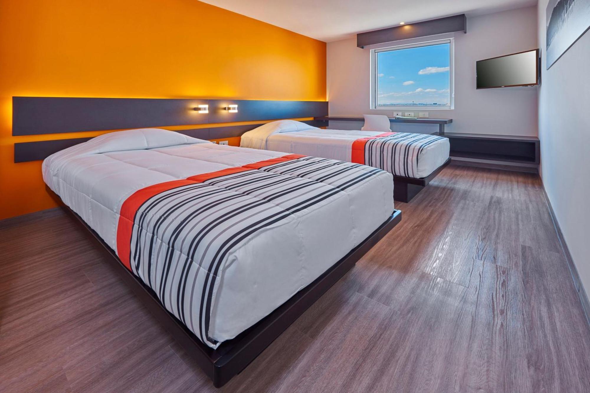 City Express Junior By Marriott Ciudad De Mexico Sullivan Exterior photo